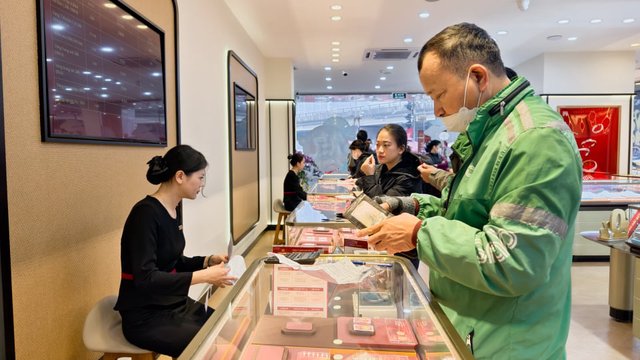 Giá vàng hôm nay 27/4: Trong nước gần như đi ngang