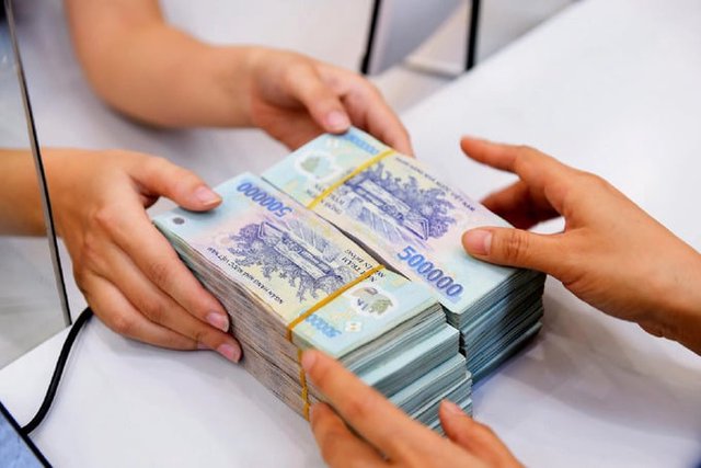 Lãi suất tháng 5 tăng mạnh: Vietcombank lên 7,4%, thị trường nói gì?