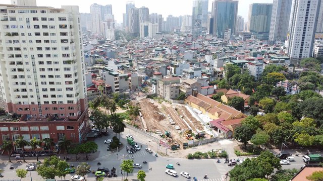 Cận cảnh công trường phá dỡ GPMB đường vành đai 2,5 đang tấp nập thi công