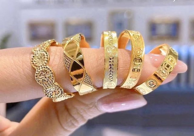 Bảng giá vàng (trưa ngày 19/5) tại SJC, Phú Quý, Doji đang giao dịch bao nhiêu?
