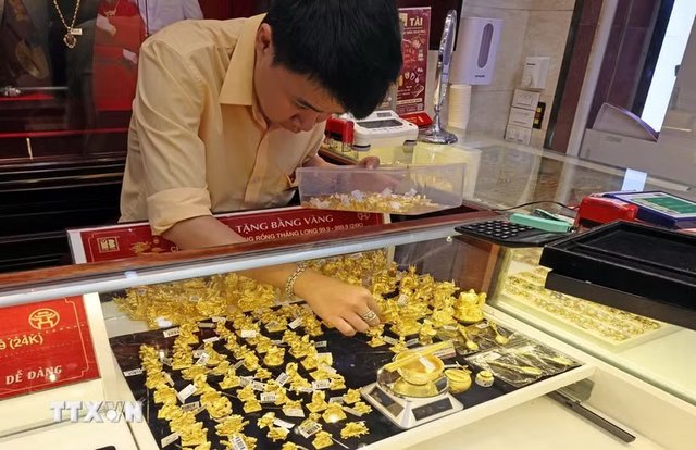 Giá vàng trưa hôm nay 20/5: Sập mạnh buổi sáng, SJC, Phú Quý, Doji...đang giao dịch bao nhiêu?