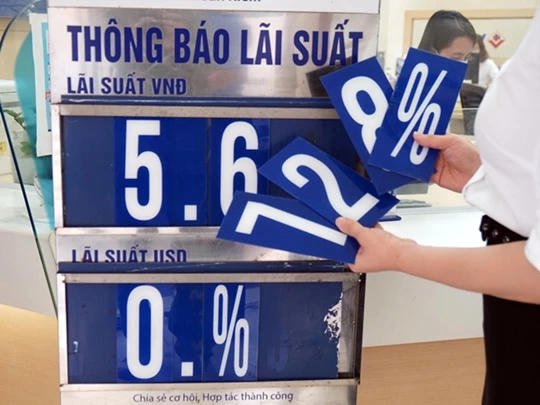 NHNN kiểm tra tăng lãi suất tại các ngân hàng thương mại