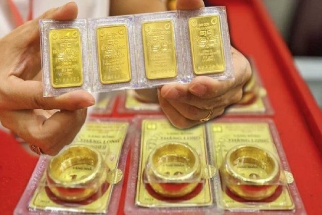Giá vàng giảm sâu, người mua lỗ gần 60 triệu đồng/lượng “đứng ngồi không yên”