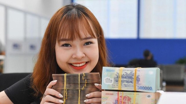 Lãi suất ngân hàng hôm nay 18/6: Saigonbank lên 7,9%/năm
